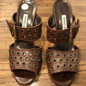 manolo blahnik-beautiful brown healed sandals
